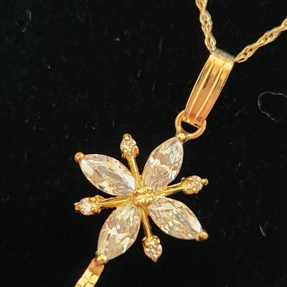 Vintage 14kt Solid Yellow Gold Necklace with Pendant - Picture 6 of 6